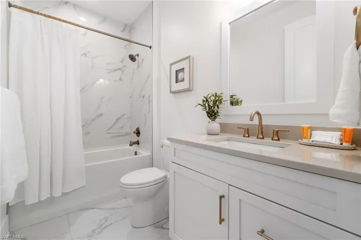 651  108th N AVE, Naples, FL 34108