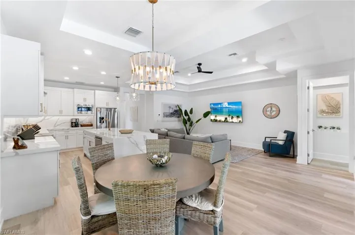 651  108th N AVE, Naples, FL 34108