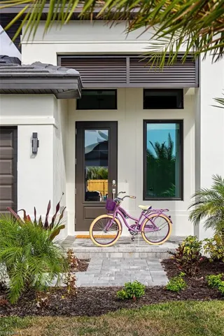 651  108th N AVE, Naples, FL 34108