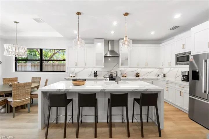 651  108th N AVE, Naples, FL 34108