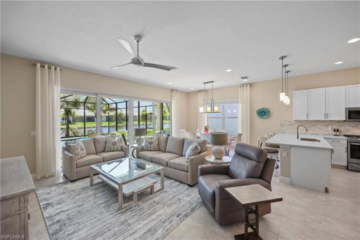 11465 Jacaranda DR, NAPLES FL 34120