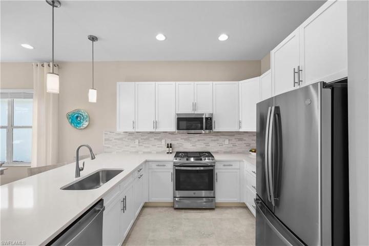 11465 Jacaranda DR, NAPLES FL 34120