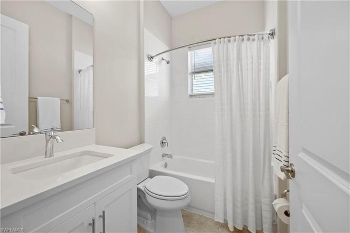 11465 Jacaranda DR, NAPLES FL 34120