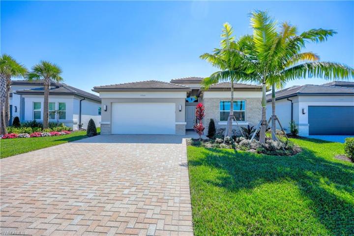 11465 Jacaranda DR, NAPLES FL 34120