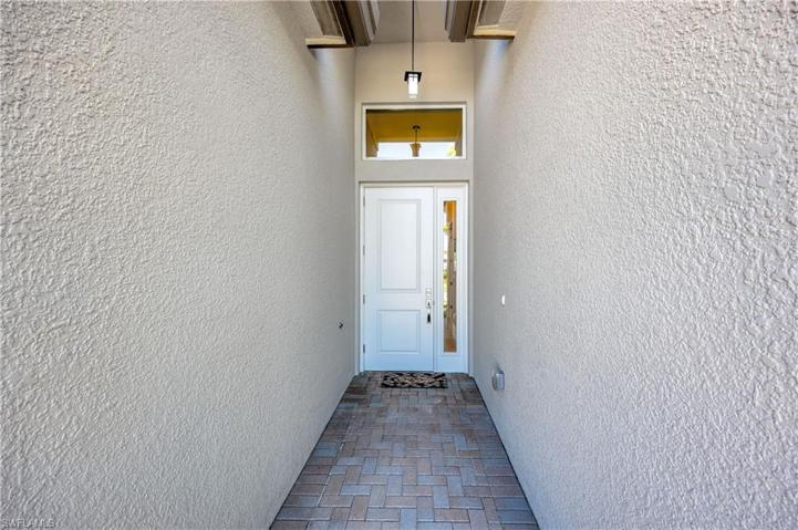 11465 Jacaranda DR, NAPLES FL 34120