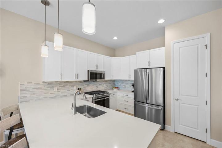 11465 Jacaranda DR, NAPLES FL 34120