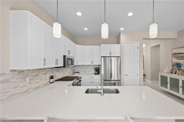 11465 Jacaranda DR, NAPLES FL 34120