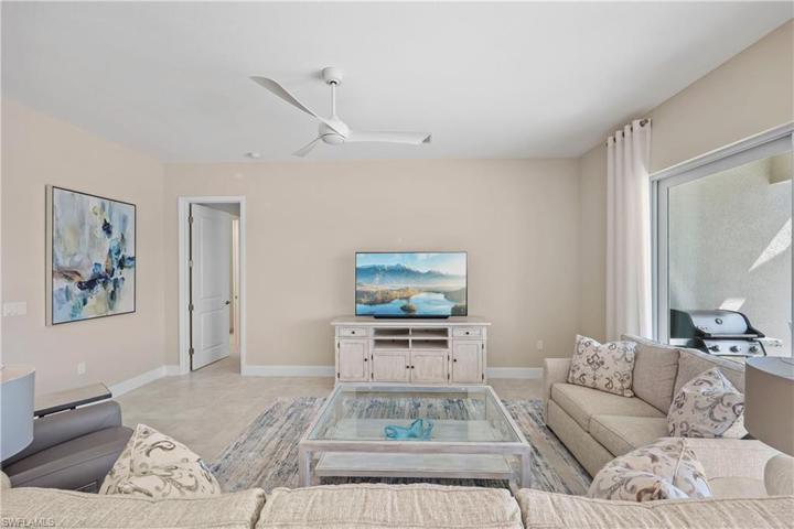 11465 Jacaranda DR, NAPLES FL 34120