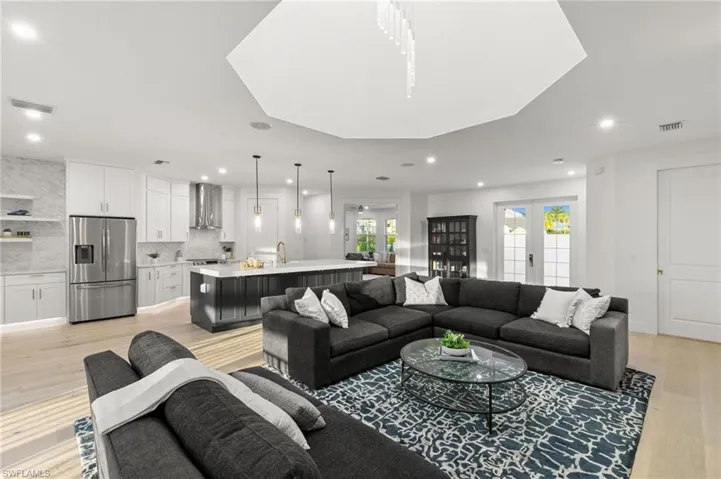 1794 Holiday Ln, Naples, Florida 34104
