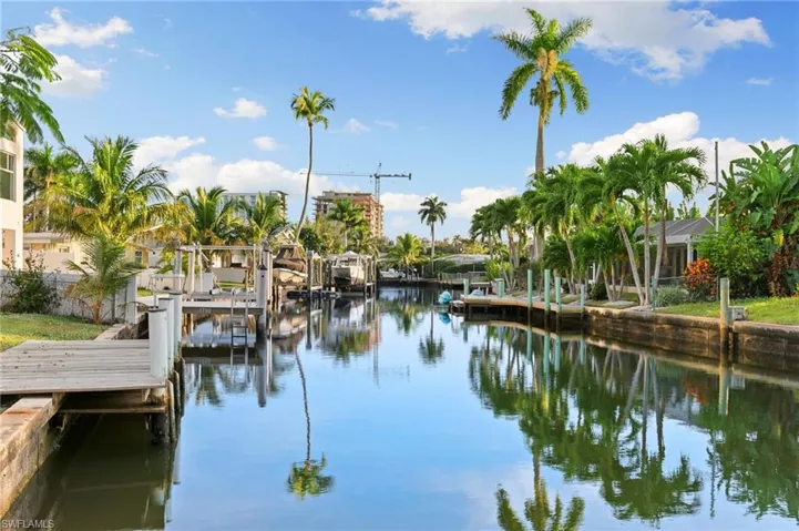 1794 Holiday Ln, Naples, Florida 34104