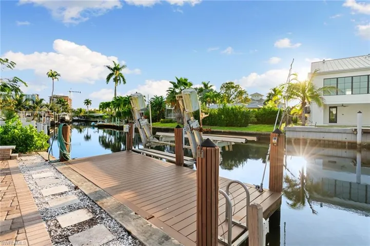 1794 Holiday Ln, Naples, Florida 34104