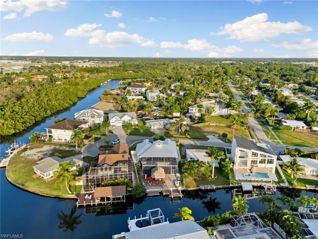 1794 Holiday Ln, Naples, Florida 34104