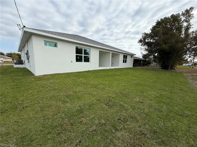 OVERSIZE, SEMI FENCED BACK YARD
