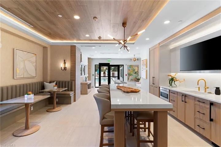 9051 Gulf Shore Dr 701, Naples, Florida 34108
