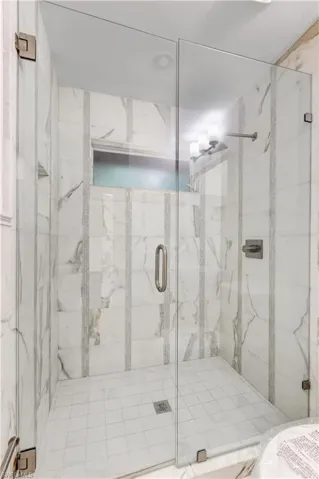 Guest bathroom 1