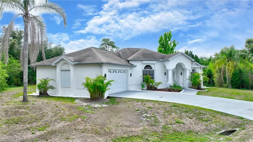 606 Lincoln Ave, Lehigh Acres, Florida 33972