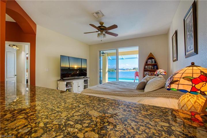 1900 NW 8th LN, CAPE CORAL FL 33993