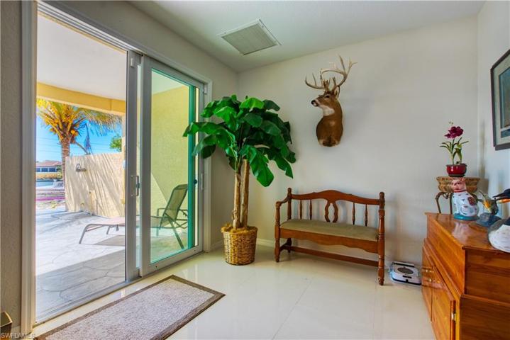 1900 NW 8th LN, CAPE CORAL FL 33993