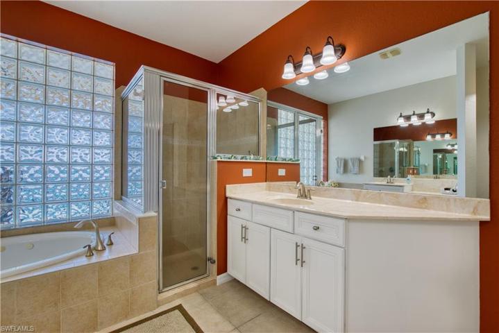 1900 NW 8th LN, CAPE CORAL FL 33993