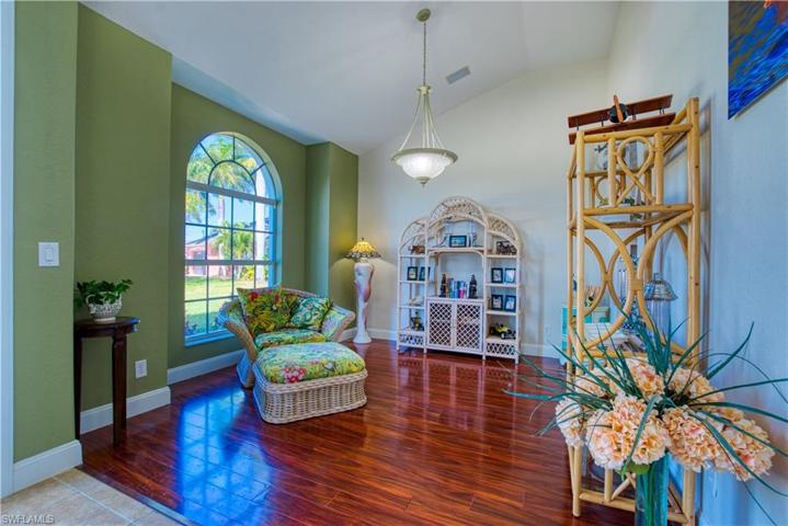 1900 NW 8th LN, CAPE CORAL FL 33993