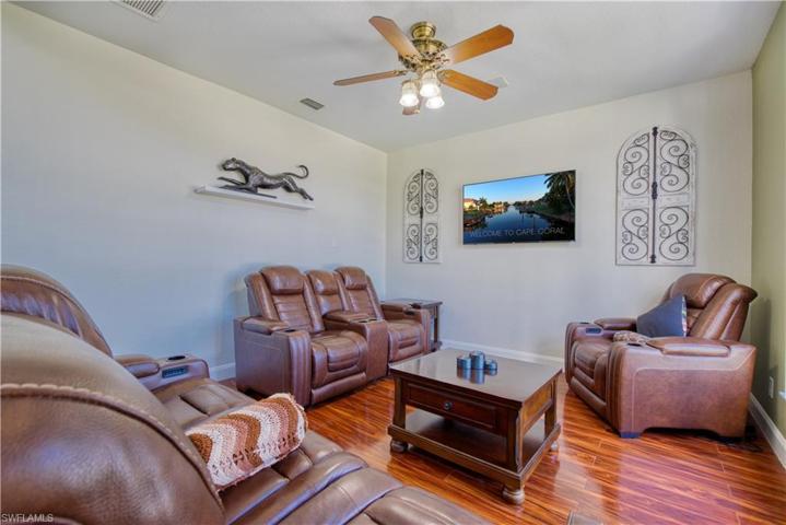 1900 NW 8th LN, CAPE CORAL FL 33993