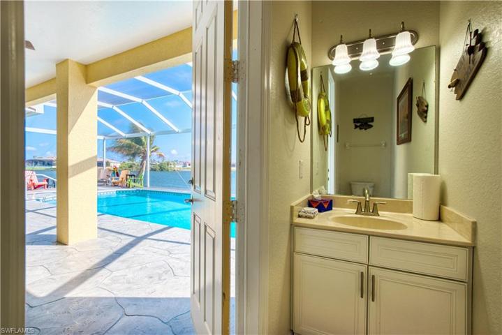 1900 NW 8th LN, CAPE CORAL FL 33993