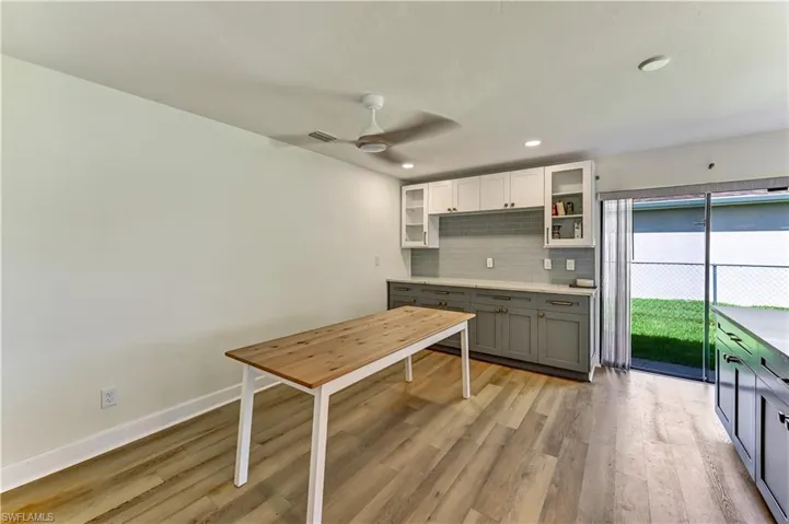 905 Sw 52nd St, Cape Coral, Florida 33914