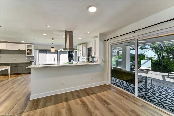 905 Sw 52nd St, Cape Coral, Florida 33914