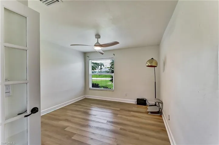 905 Sw 52nd St, Cape Coral, Florida 33914