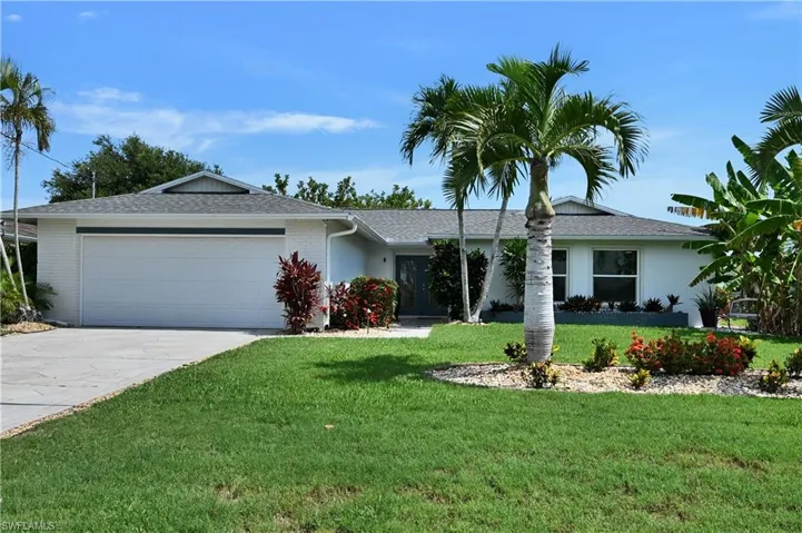 905 Sw 52nd St, Cape Coral, Florida 33914
