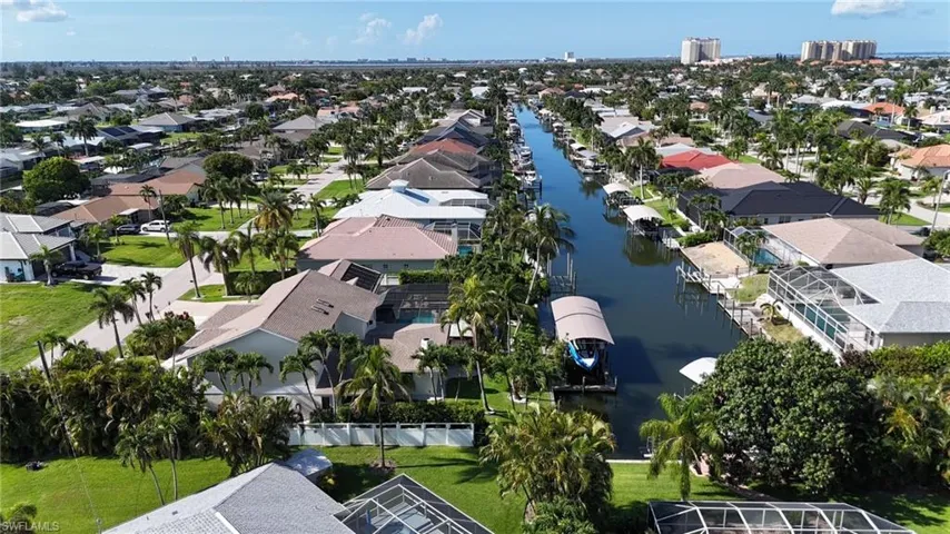 905 Sw 52nd St, Cape Coral, Florida 33914