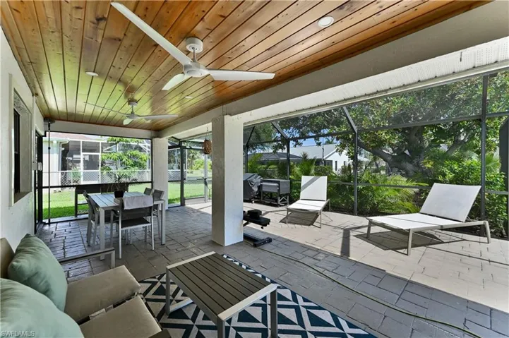 905 Sw 52nd St, Cape Coral, Florida 33914
