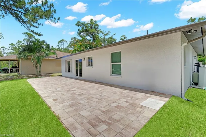 1740 20th Ave Ne, Naples, Florida 34120
