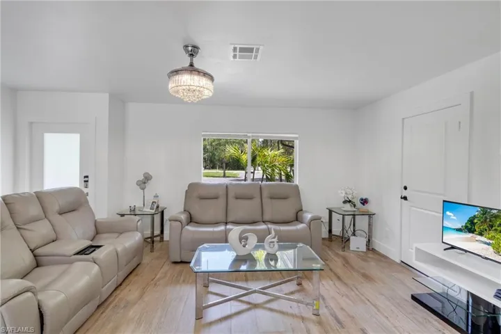 1740 20th Ave Ne, Naples, Florida 34120