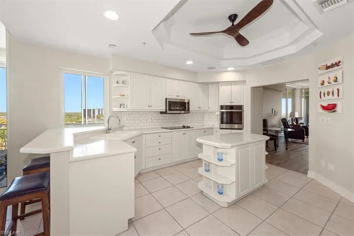 425 Dockside Dr Ph-1, Naples, Florida 34110