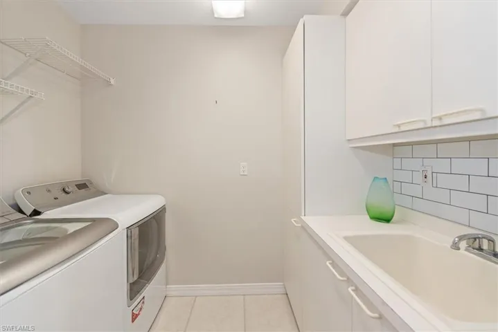 425 Dockside Dr Ph-1, Naples, Florida 34110