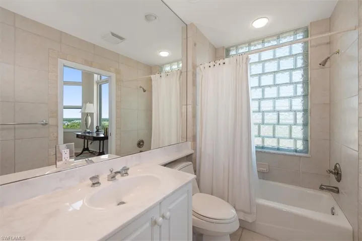 425 Dockside Dr Ph-1, Naples, Florida 34110