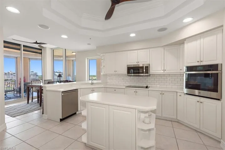 425 Dockside Dr Ph-1, Naples, Florida 34110