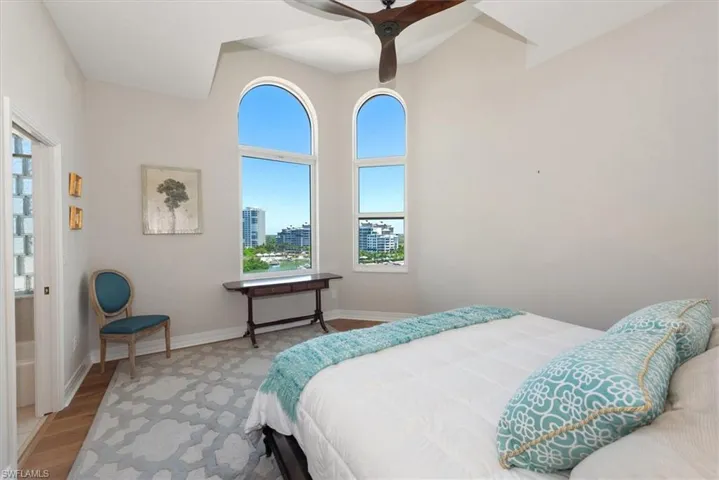 425 Dockside Dr Ph-1, Naples, Florida 34110