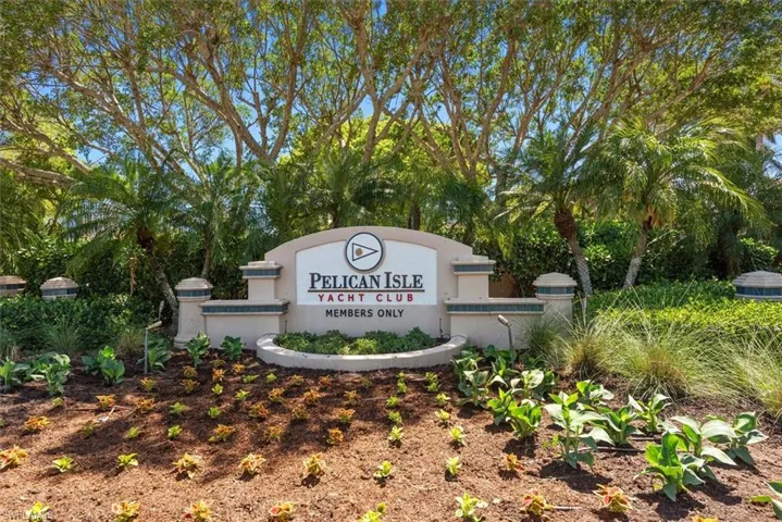425 Dockside Dr Ph-1, Naples, Florida 34110