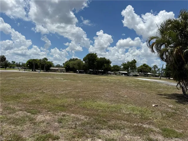 19279 Arrowhead Ln, North Fort Myers, Florida 33903