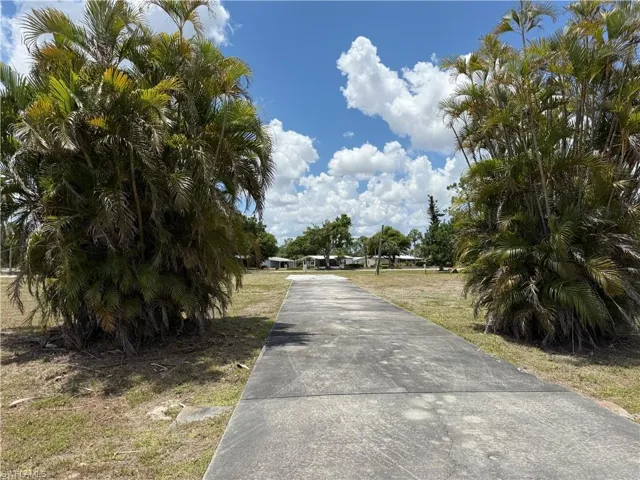19279 Arrowhead Ln, North Fort Myers, Florida 33903