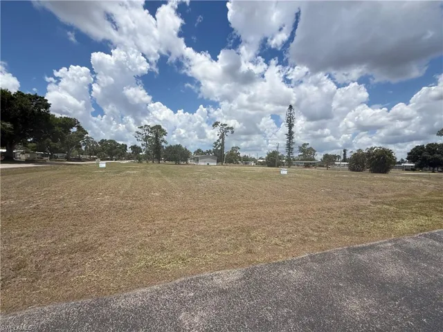 19279 Arrowhead Ln, North Fort Myers, Florida 33903
