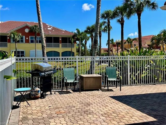 Club House outdoor bar and hot tub
