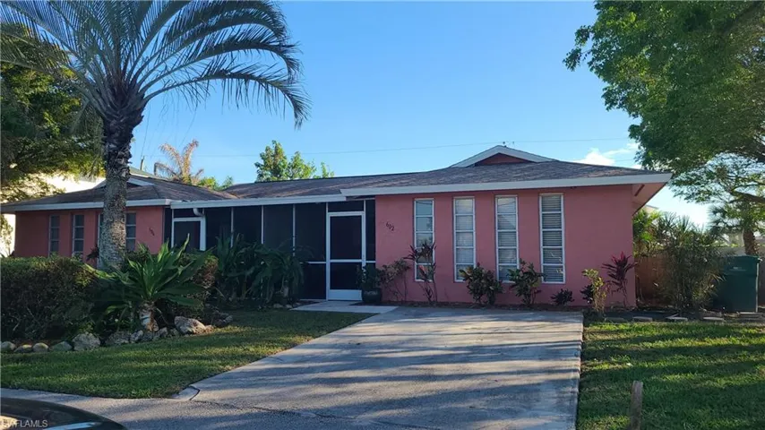 602  111th N AVE, Naples, FL 34108