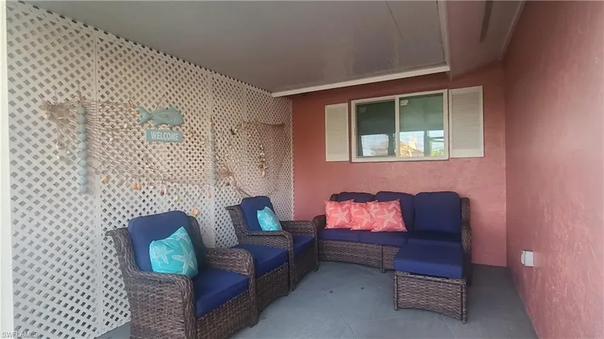 602  111th N AVE, Naples, FL 34108