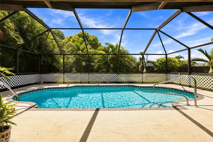 1114 Ne Van Loon Ln, Cape Coral, Florida 33909