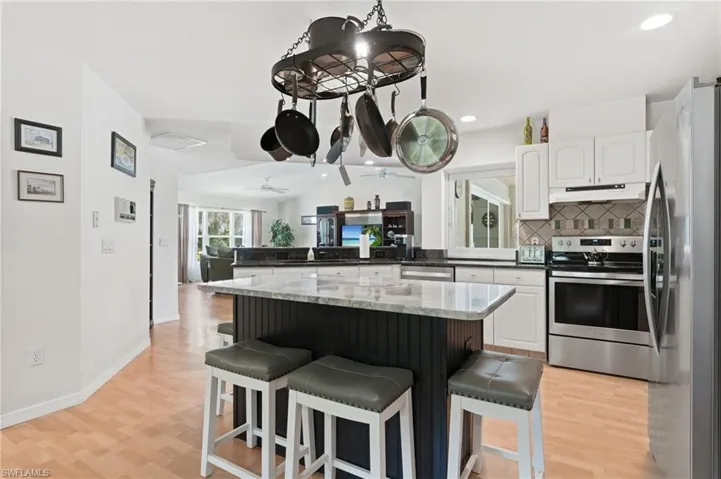 1140 22nd Ave Ne, Naples, Florida 34120