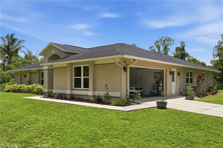1140 22nd Ave Ne, Naples, Florida 34120