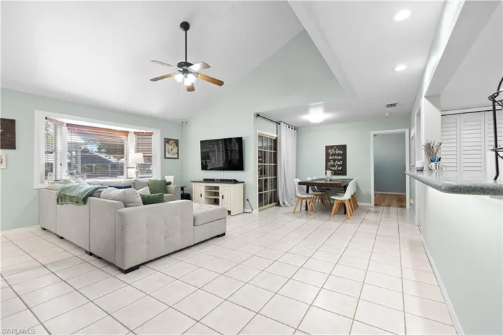 3426  Timberwood  CIR, Naples, FL 34105